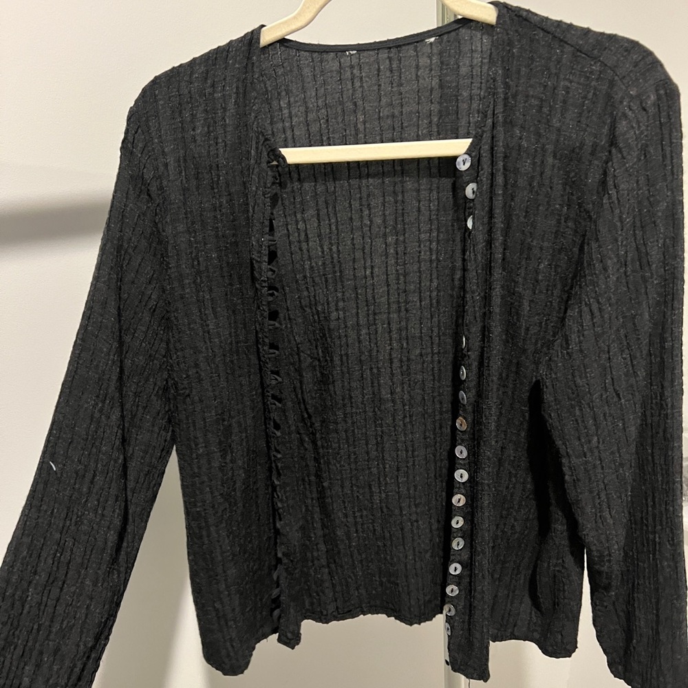 Zara thin cardigan with shell button in size M